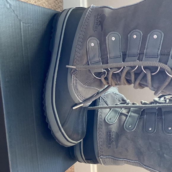 Basically new Sorel Joan of Arctic Waterproof boots - Size 9 - Picture 5 of 6